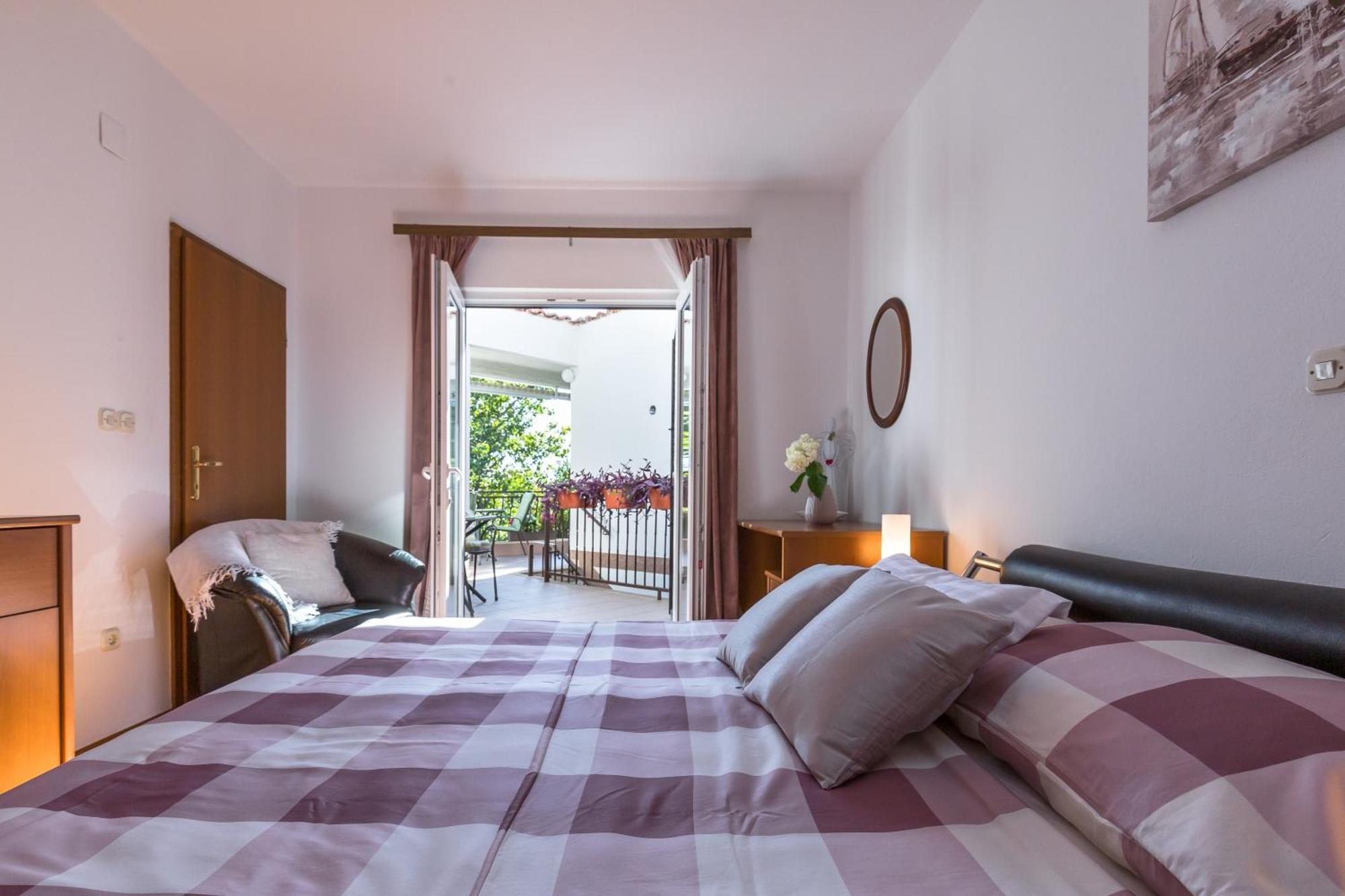 Apartmani Lovrenco Krvavica Extérieur photo